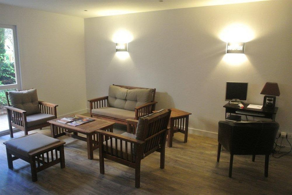 H Hotel Ιέρ Εξωτερικό φωτογραφία